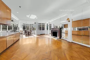 17 W 54th St, New York City, NY 10019 - Photo 2