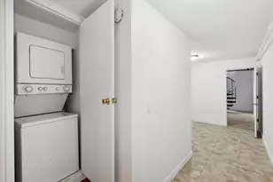 221 E 89th St, New York City, NY 10128 - Photo 8