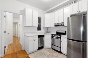 221 E 89th St, New York City, NY 10128 - Photo 2