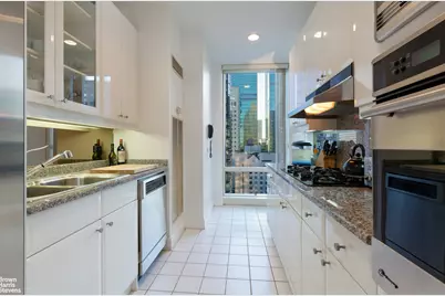 845 United Nations Plaza #21E, New York City, NY 10017 - Photo 22