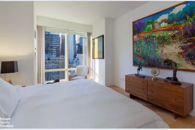 845 United Nations Plaza #21E, New York City, NY 10017 - Photo 8