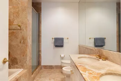 845 United Nations Plaza #57B, New York City, NY 10017 - Photo 6
