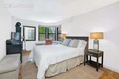 345 E 52nd Street #3G, New York City, NY 10022 - Photo 4