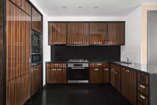 157 W 57th St, New York City, NY 10019 - Photo 4