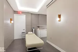 151 E 58th St, New York City, NY 10022 - Photo 36