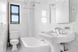 321 E 54th St, New York City, NY 10022 - Photo 8