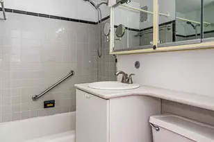 221 E 50th St, New York City, NY 10022 - Photo 6