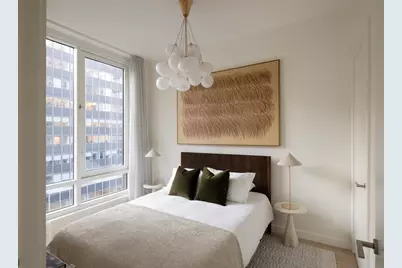 135 E 47th Street #17C, New York City, NY 10017 - Photo 2