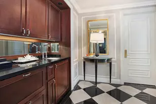 2 E 55th St, New York City, NY 10022 - Photo 4