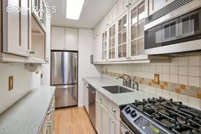 345 E 52nd Street #8G, New York City, NY 10022 - Photo 2
