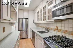 345 E 52nd St, New York City, NY 10022 - Photo 2