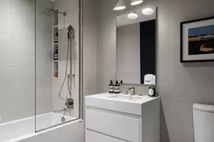 200 E 20th St, New York City, NY 10003 - Photo 6