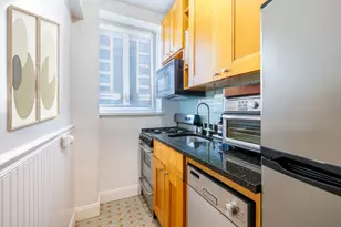 200 W 20th St, New York City, NY 10011 - Photo 4
