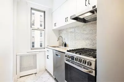 220 Madison Avenue #11M, New York City, NY 10016 - Photo 2