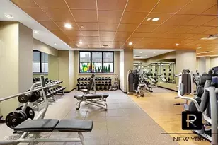 330 E 38th St, New York City, NY 10016 - Photo 20