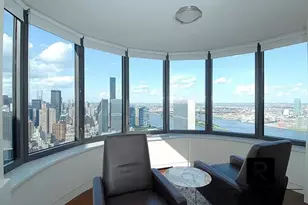 330 E 38th St, New York City, NY 10016 - Photo 2