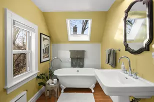 28 Wellington Ct, New York City, NY 11230 - Photo 22