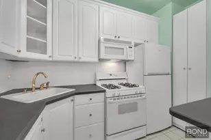 360 E 72nd St, New York City, NY 10021 - Photo 4