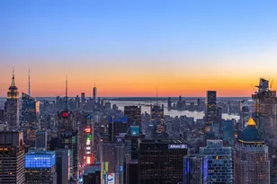 217 W 57th St, New York City, NY 10019 - Photo 16