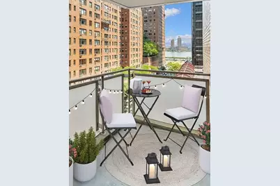 300 E 40th Street #5C, New York City, NY 10016 - Photo 10