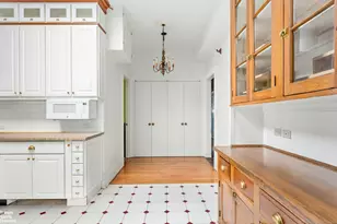 310 W 86th St, New York City, NY 10024 - Photo 8