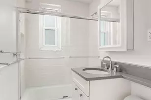 185 W Houston St, New York City, NY 10014 - Photo 10