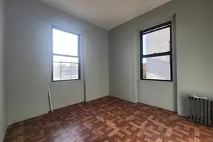 21-68 35th St, New York City, NY 11105 - Photo 4