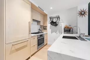 37-14 34th St, New York City, NY 11101 - Photo 2