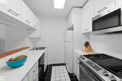 2373 Broadway #935, New York City, NY 10024 - Photo 10