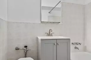 1350 E 5th St, New York City, NY 11230 - Photo 8