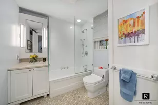 330 W 72nd St, New York, NY 10023 - Photo 8