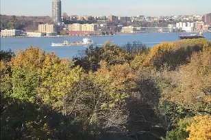 330 W 72nd St, New York City, NY 10023 - Photo 2