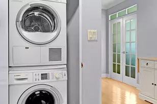 240 E 47th St, New York City, NY 10017 - Photo 4