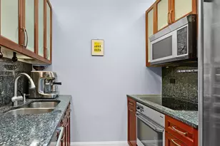 240 E 47th St, New York City, NY 10017 - Photo 6