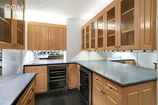 309 E 49th St, New York City, NY 10017 - Photo 8