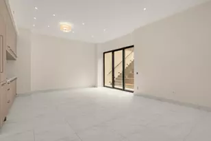 303 W 113th St, New York City, NY 10026 - Photo 16