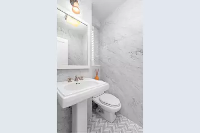 130 E 75th Street #5A, New York City, NY 10021 - Photo 10