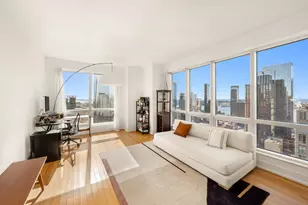 350 W 42nd St, New York City, NY 10036 - Photo 2