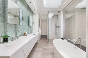 160 E 63rd St, New York City, NY 10021 - Photo 8