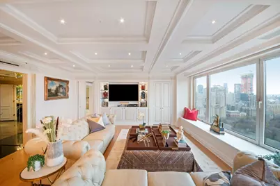 160 Central Park S #3401, New York City, NY 10019 - Photo 2