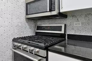 330 E 38th St, New York City, NY 10016 - Photo 8