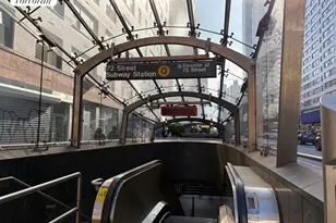 330 E 70th St, New York City, NY 10021 - Photo 10