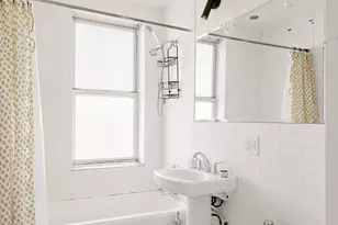 35-05 72nd St, New York City, NY 11372 - Photo 6