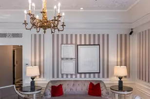 2 E 55th St, New York City, NY 10022 - Photo 4