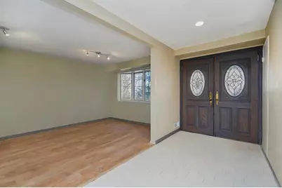 333 Mayfair Drive N, New York City, NY 11234 - Photo 8