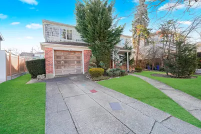 333 Mayfair Drive N, New York City, NY 11234 - Photo 2