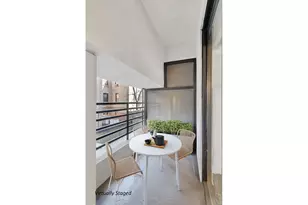 135 W 70th St, New York City, NY 10023 - Photo 2