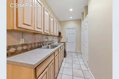 1961 Wallace Avenue, New York City, NY 10462 - Photo 34