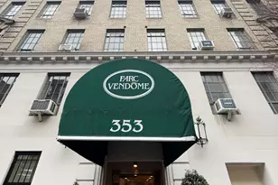 353 W 56th St, New York City, NY 10019 - Photo 12