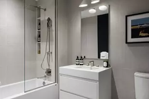 200 E 20th St, New York City, NY 10003 - Photo 10